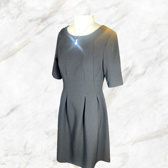 Adrianna Papell Dresses & Skirts - ADRIANNA PAPELL LITTLE BLACK DRESS (SZ 6) (EUC)